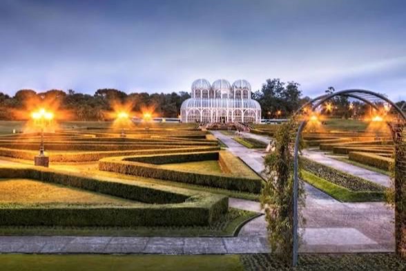 Jardim Botânico de Curitiba, em Curitiba. Foto do lugar no Keenz